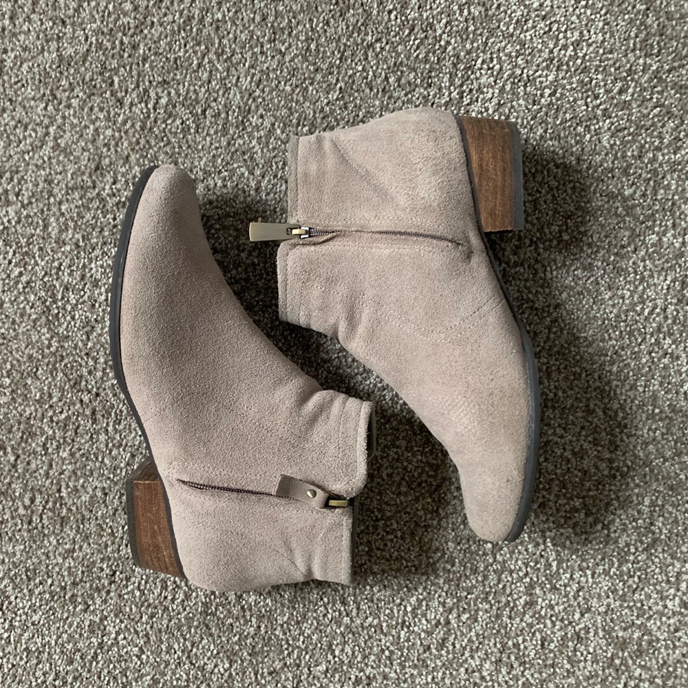 Blondo | Women’s Tan Booties size 9